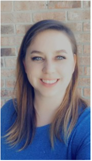 headshot of Lauren